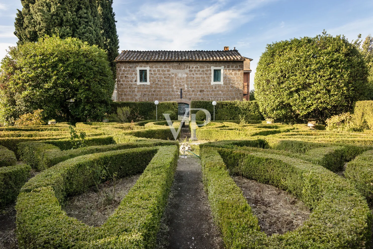 Magnifica Villa settecentesca da ristrutturare nel cuore della Tuscia Viterbese