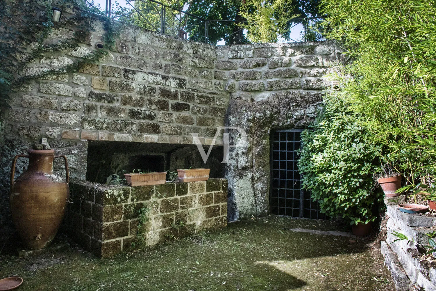 Prestigioso casale storico nel cuore della Tuscia