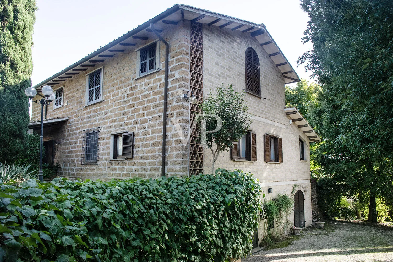 Prestigioso casale storico nel cuore della Tuscia