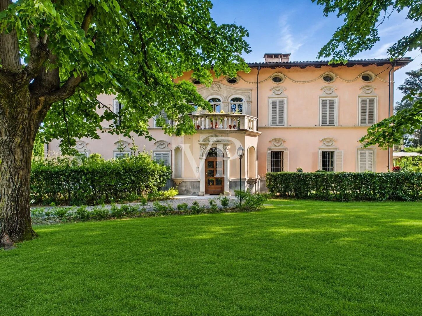 Attico di Charme in Villa Storica del ‘600 con Parco Privato – Moncalieri