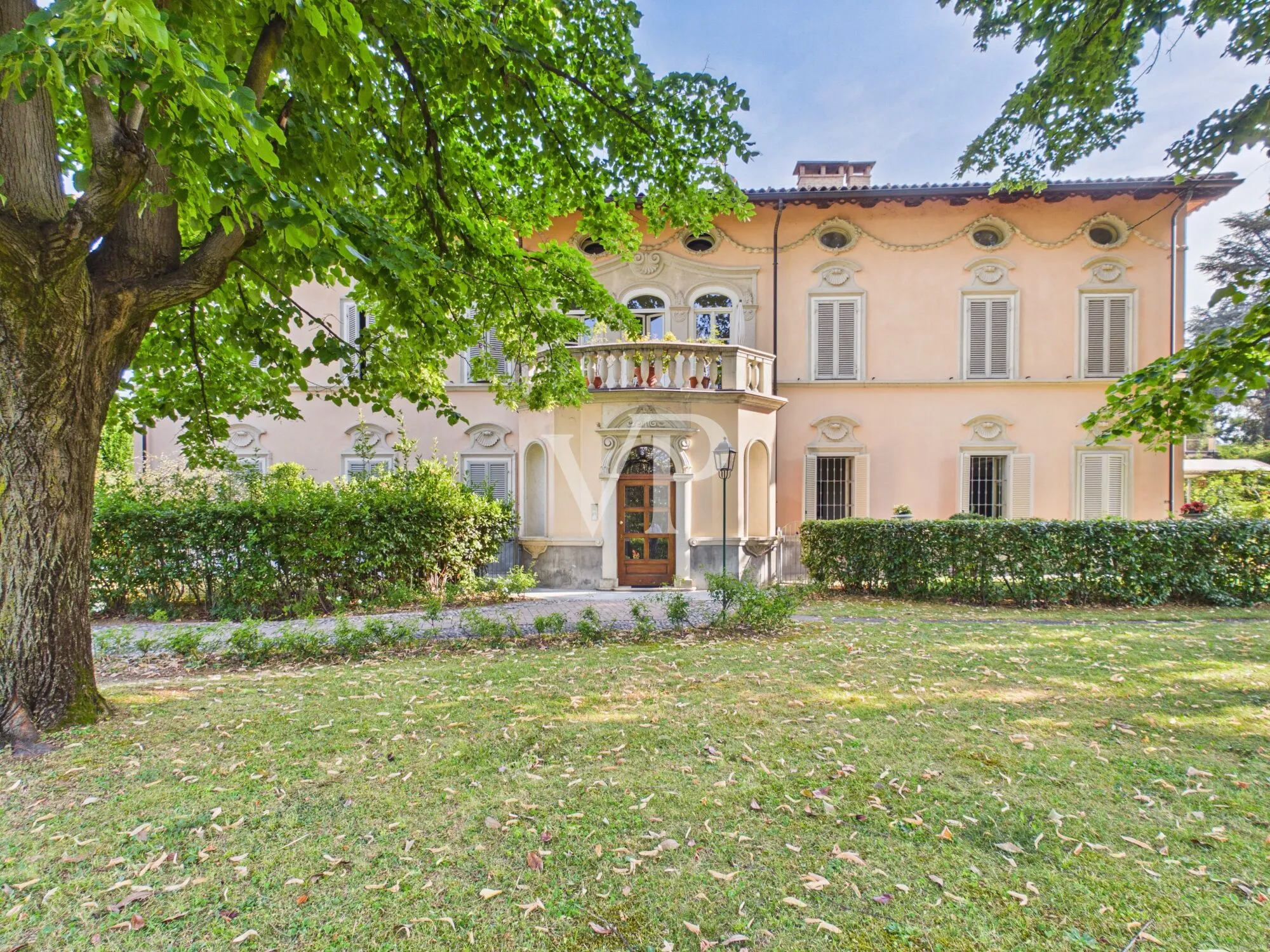 Attico di Charme in Villa Storica del ‘600 con Parco Privato – Moncalieri