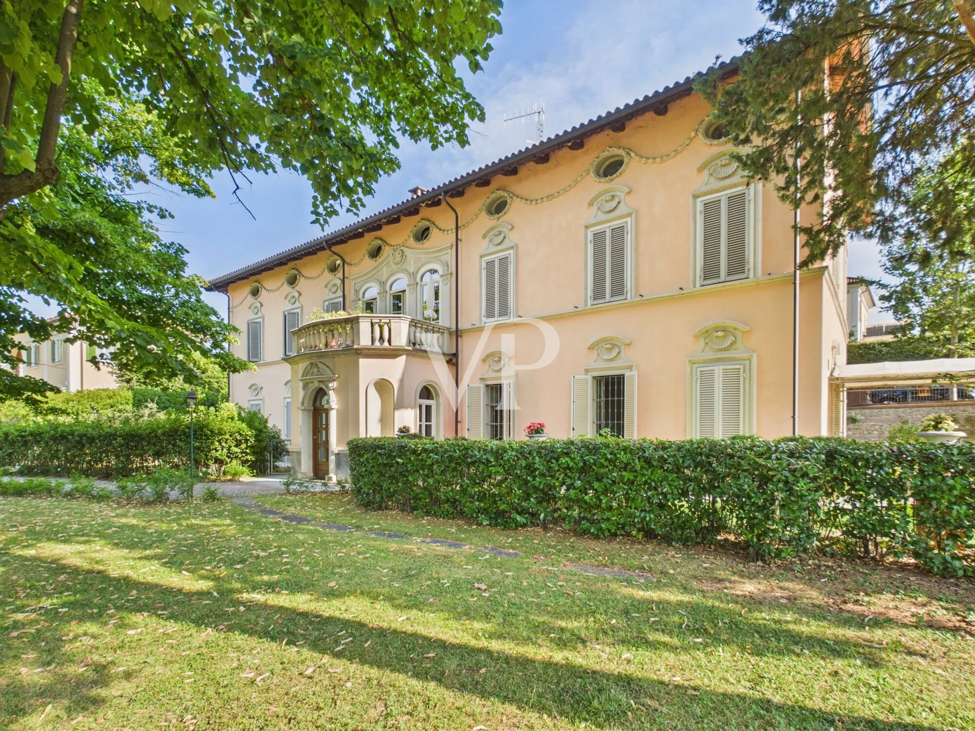 Attico di Charme in Villa Storica del ‘600 con Parco Privato – Moncalieri