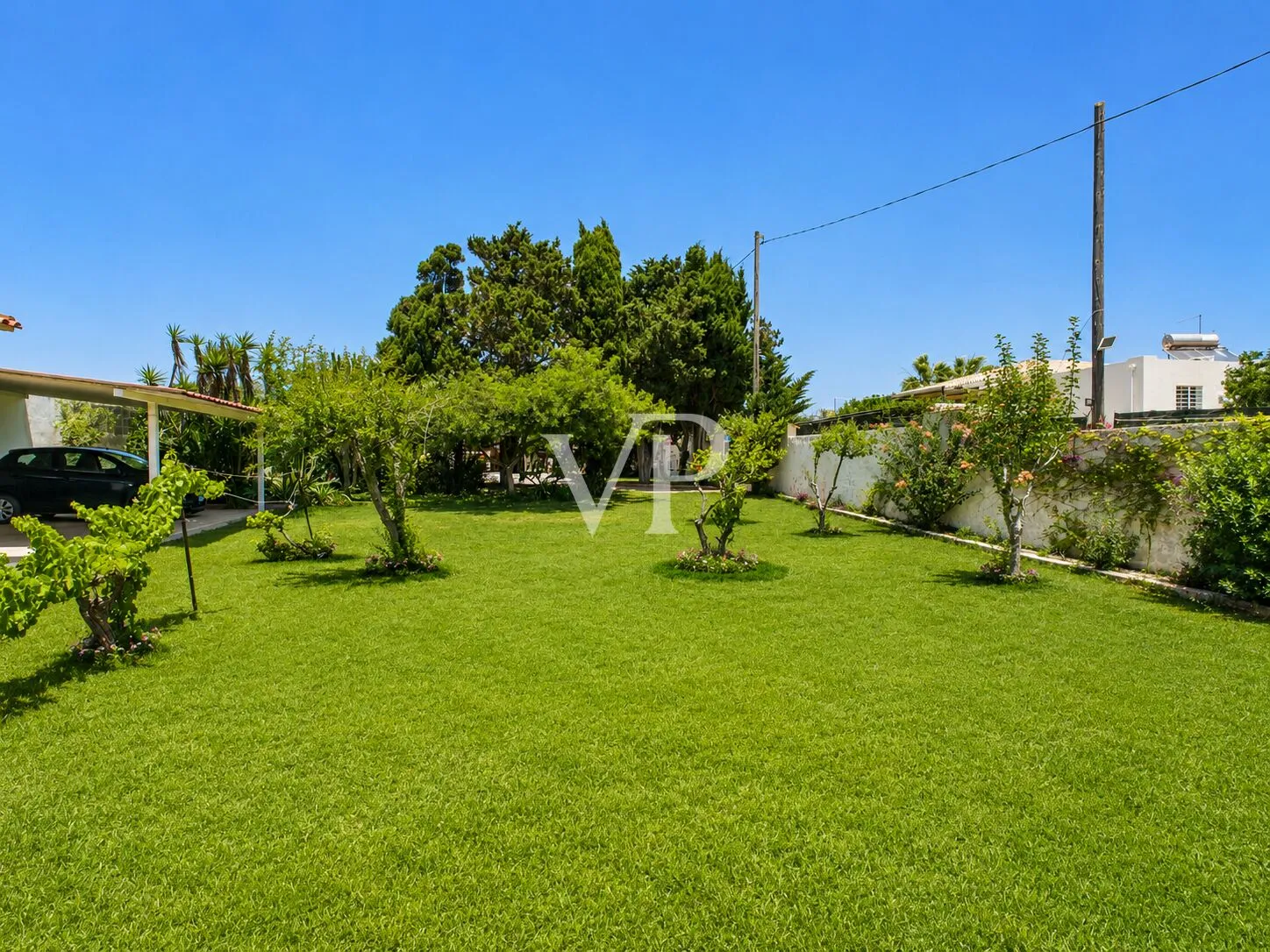 Villa mit großem Garten, nur wenige Minuten vom Strand von Carratois entfernt