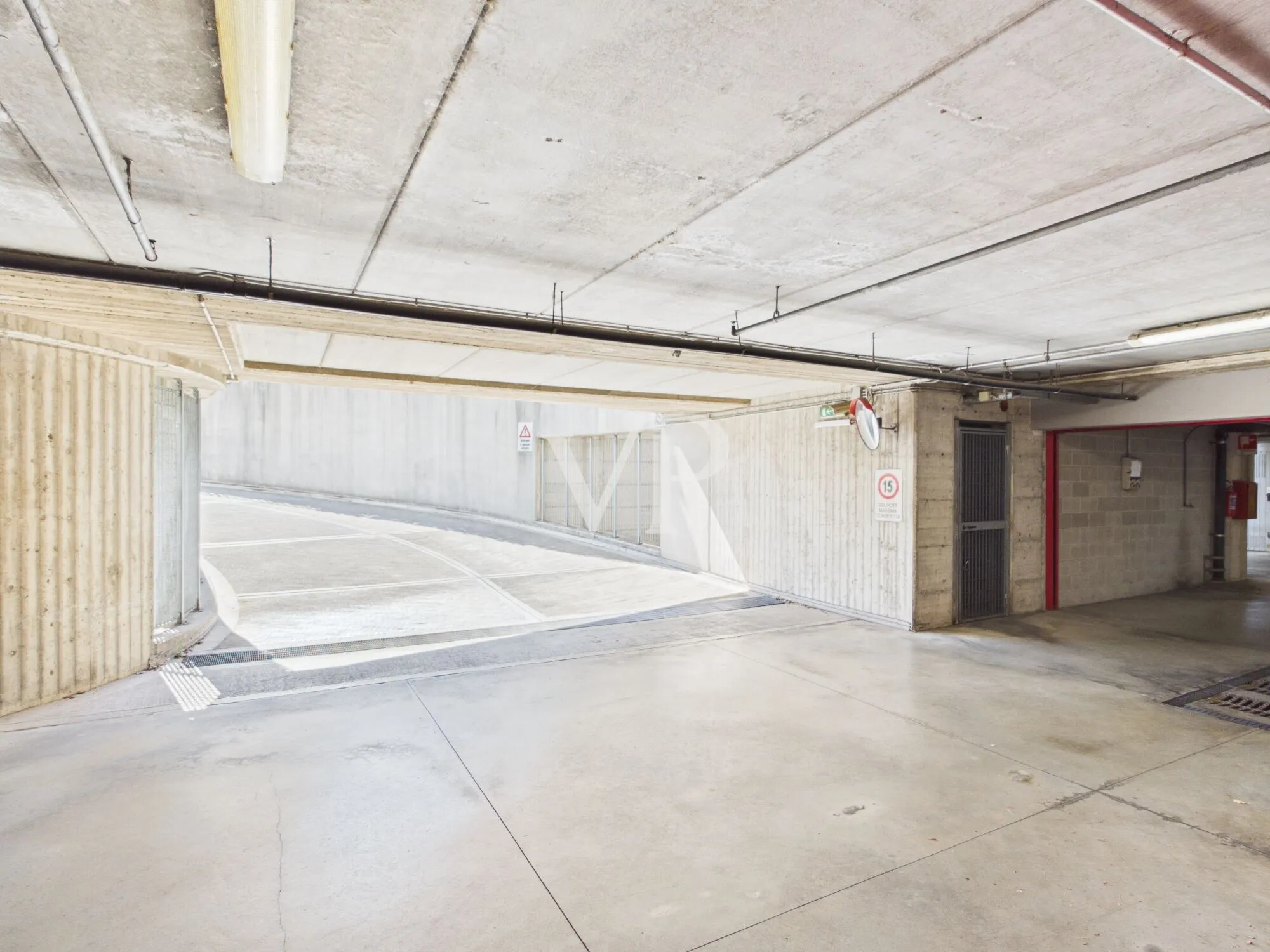 Renovated three-room apartment on an upper floor with a garage