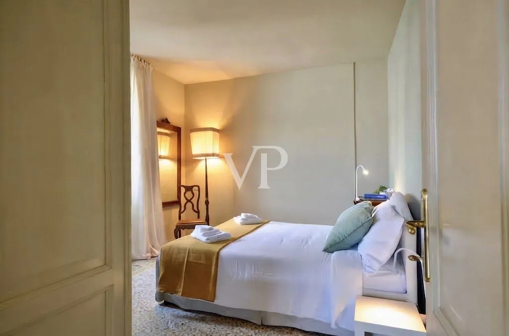Ampio trilocale con vista mare in locazione temporanea
