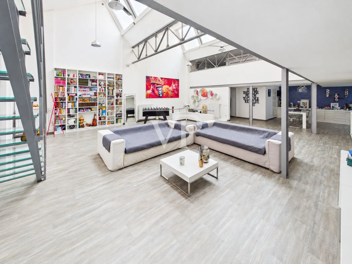 Exclusive open-concept loft with authentic charm