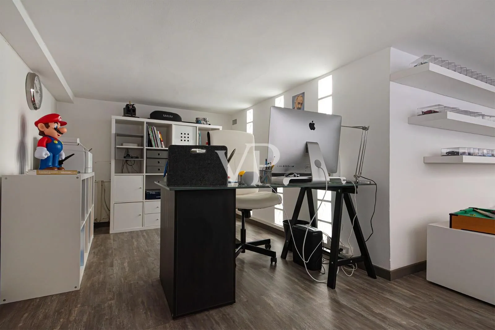 Exclusive open-concept loft with authentic charm
