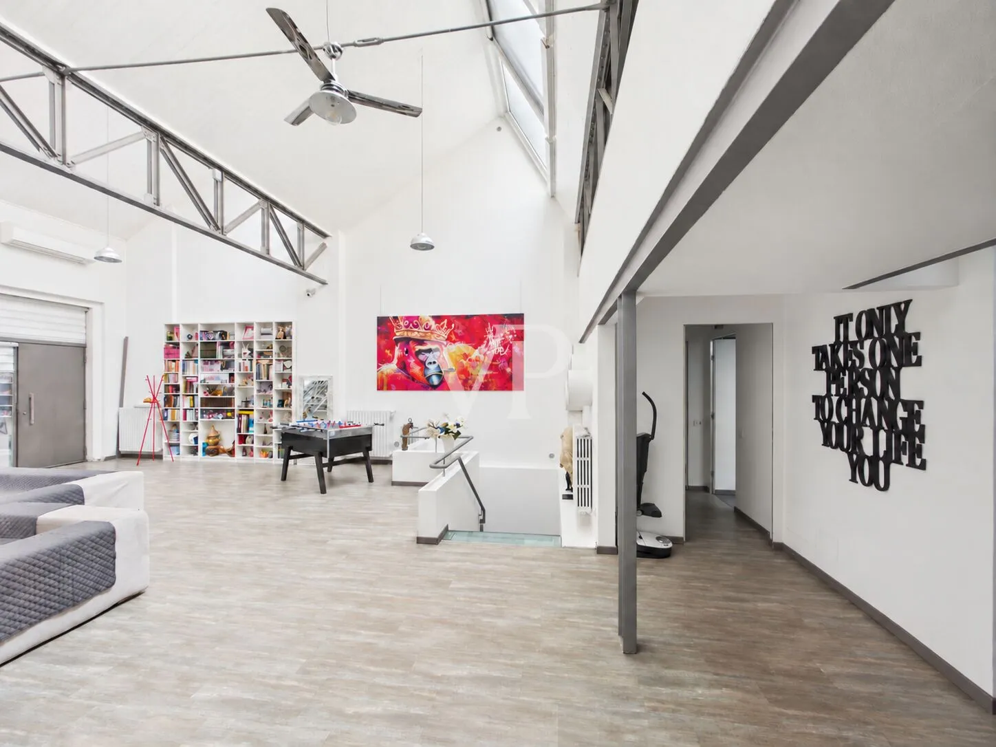 Exclusive open-concept loft with authentic charm