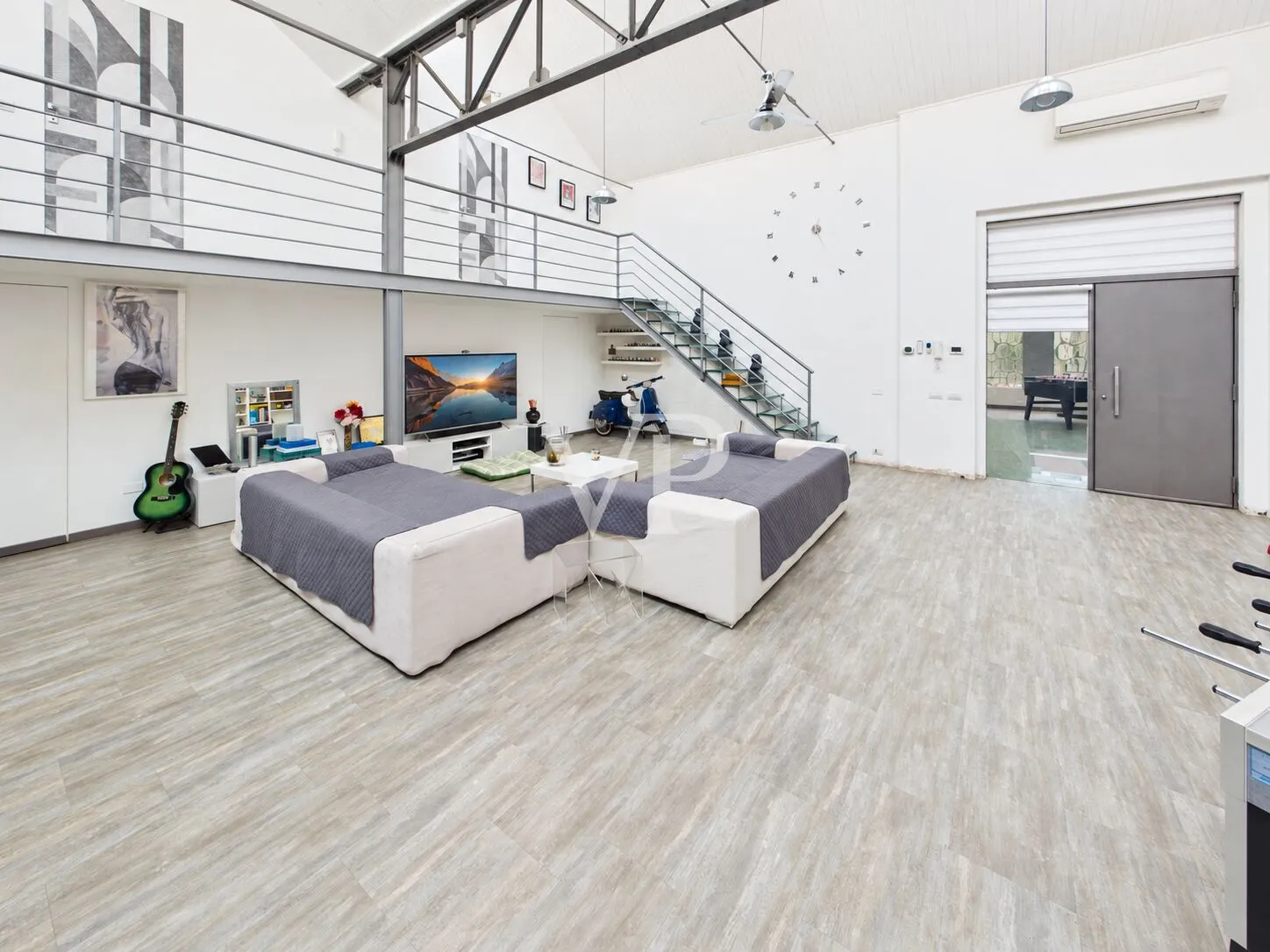 Exklusives Loft mit offenem Grundriss und authentischem Charme
