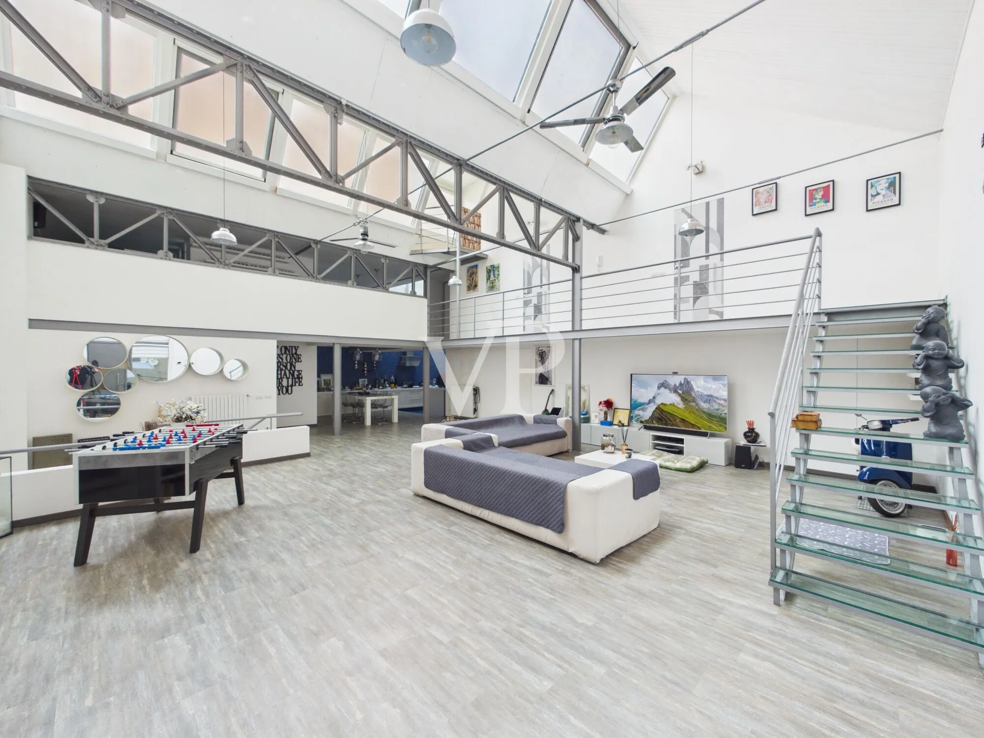 Exclusivo loft diáfano con un encanto auténtico