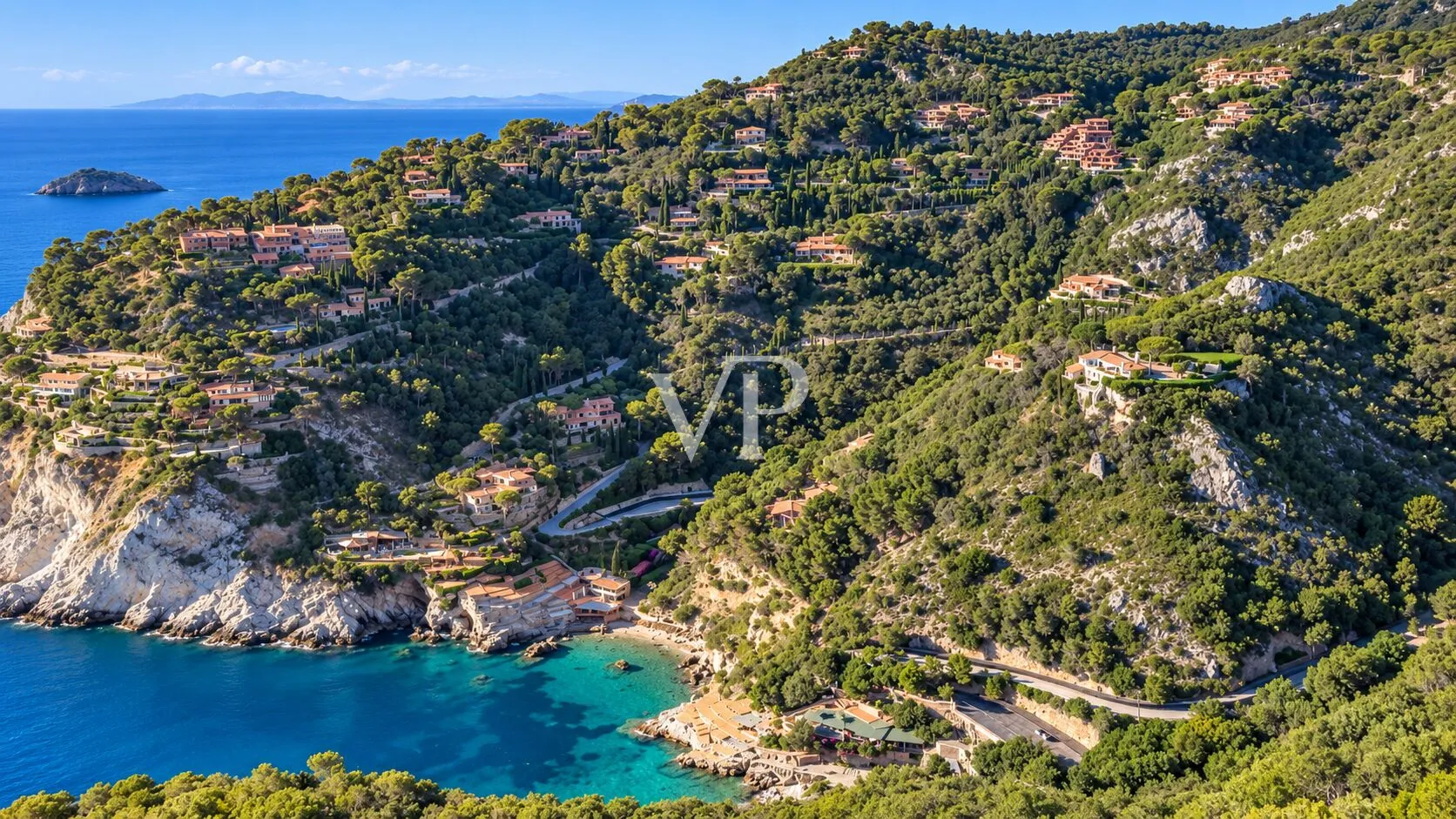 Villa mit Panoramablick auf das Meer mit direktem Zugang und Pool in Cala Piccola