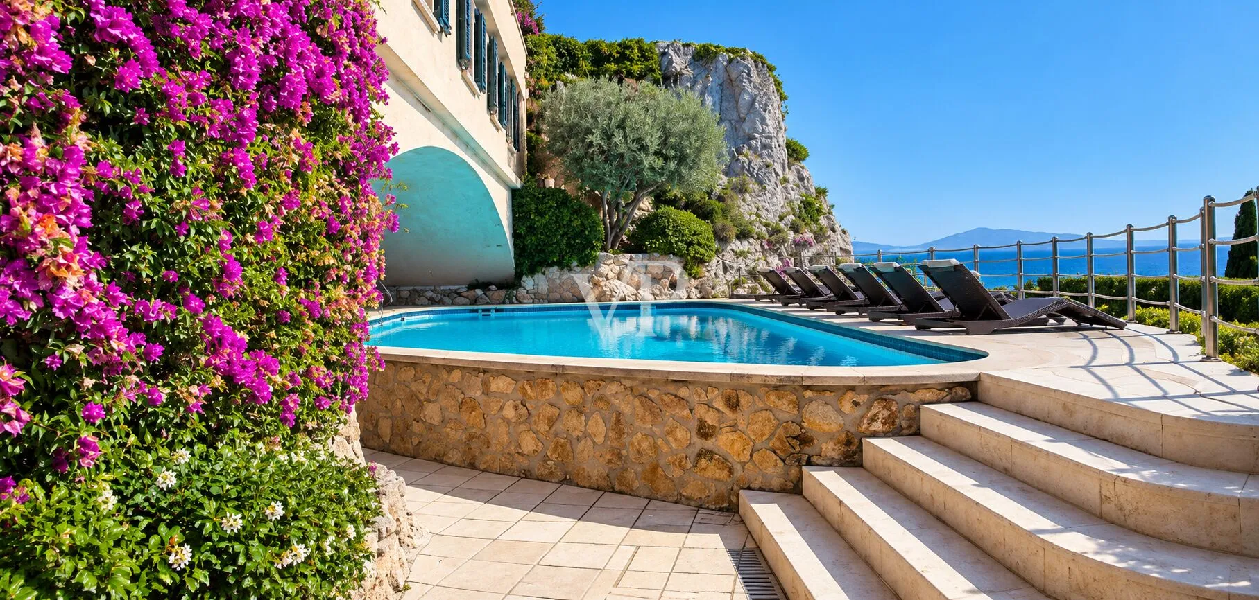 Villa mit Panoramablick auf das Meer mit direktem Zugang und Pool in Cala Piccola