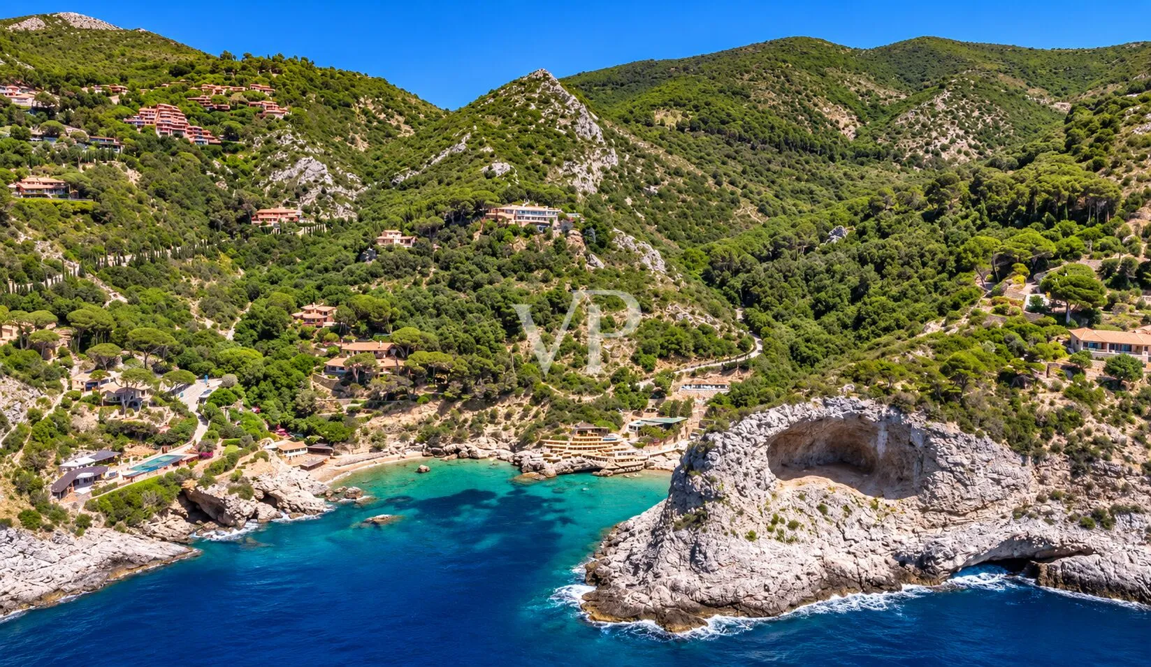 Villa mit Panoramablick auf das Meer mit direktem Zugang und Pool in Cala Piccola