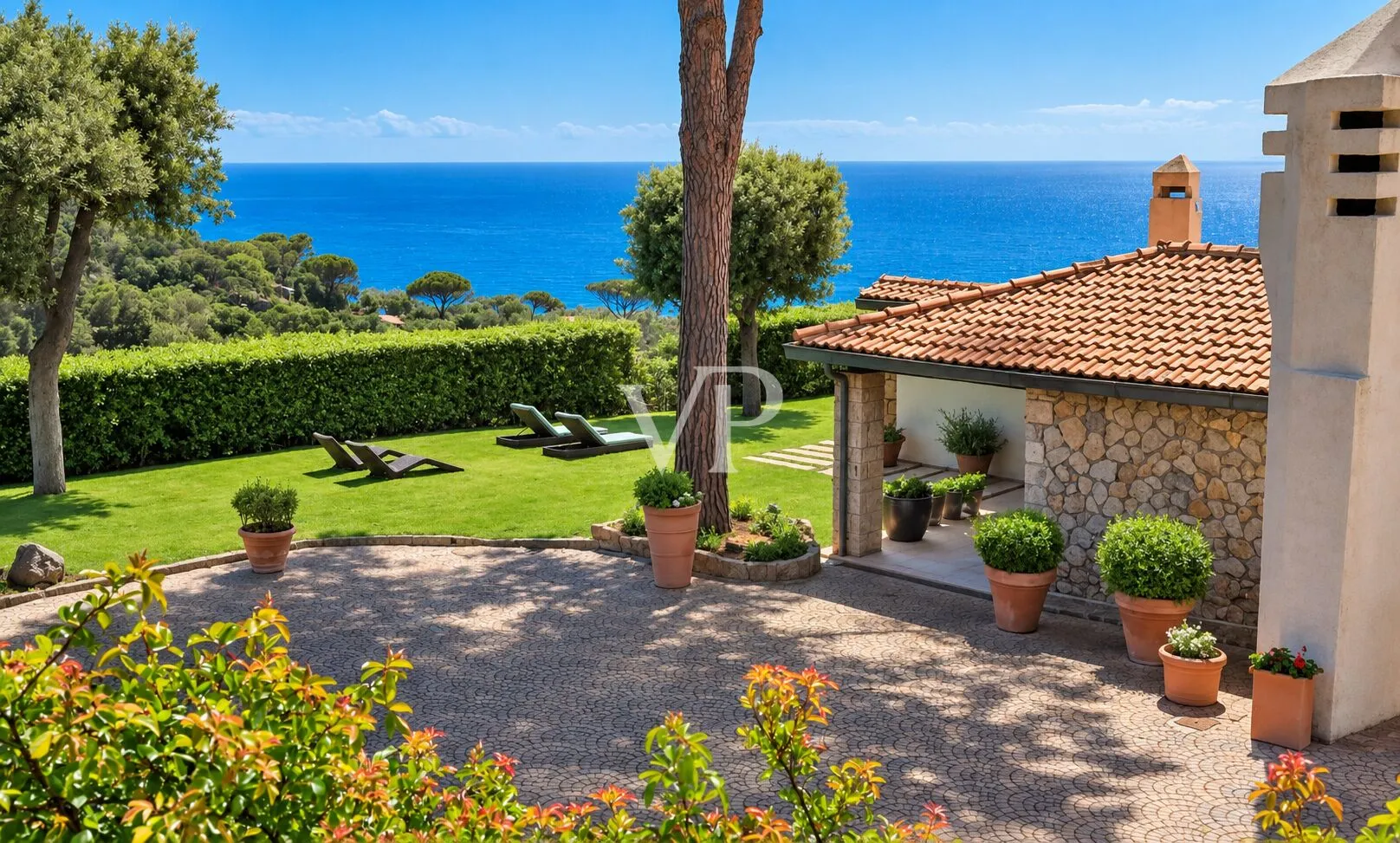Villa mit Panoramablick auf das Meer mit direktem Zugang und Pool in Cala Piccola