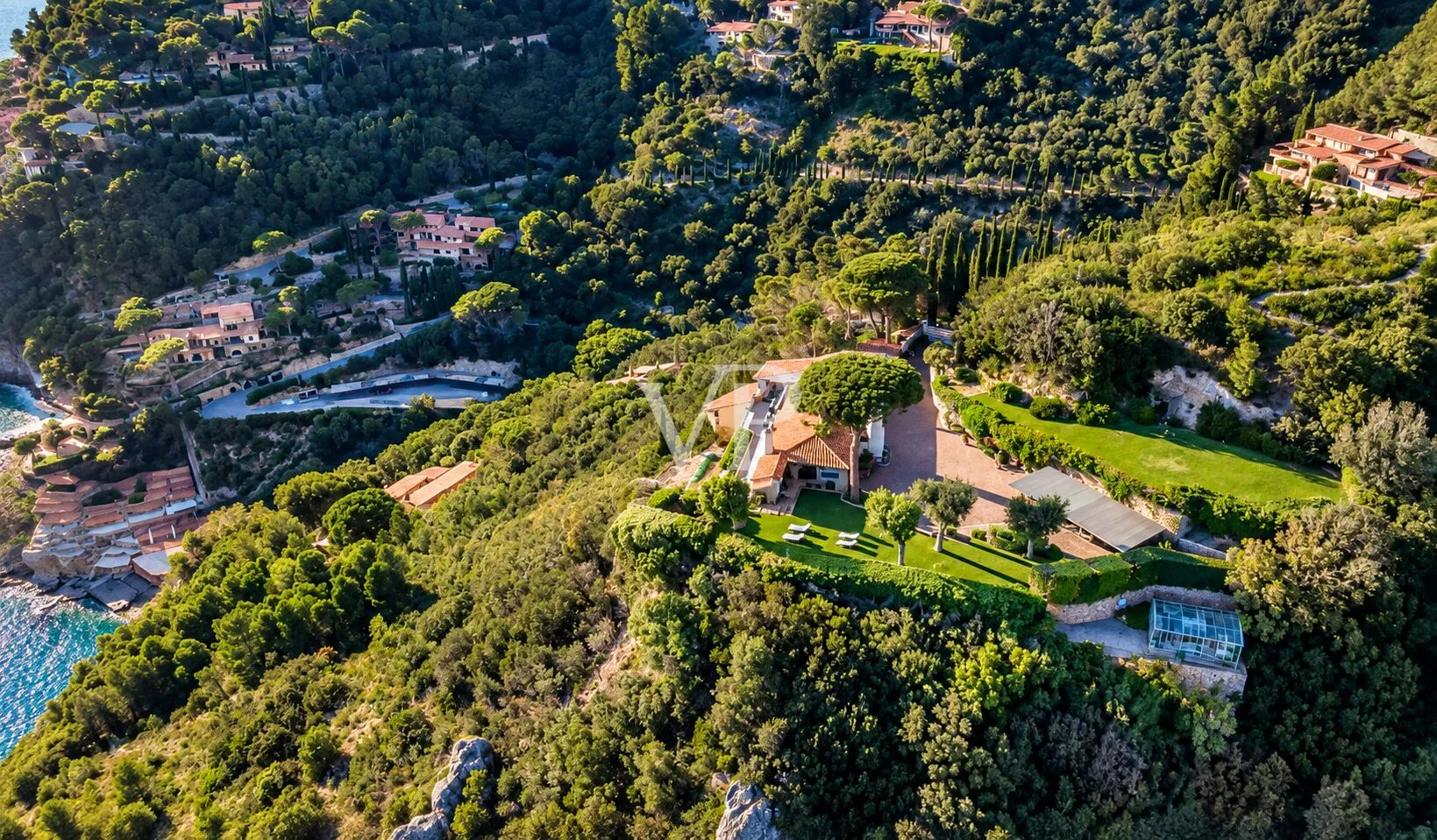 Villa mit Panoramablick auf das Meer mit direktem Zugang und Pool in Cala Piccola