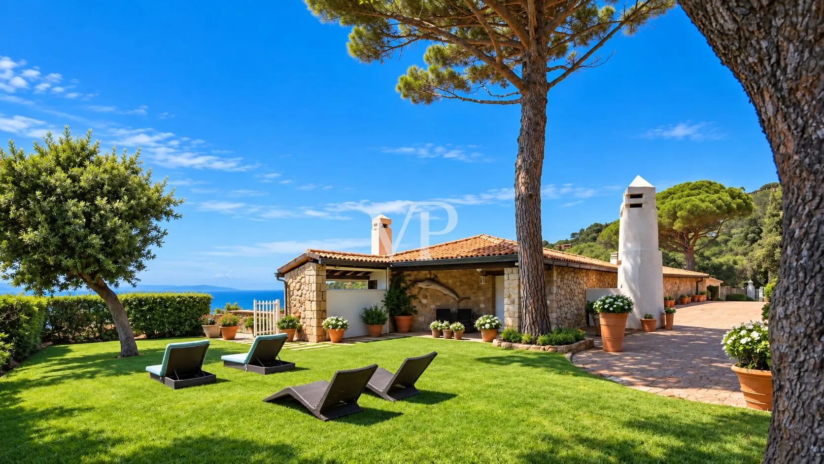 Villa mit Panoramablick auf das Meer mit direktem Zugang und Pool in Cala Piccola