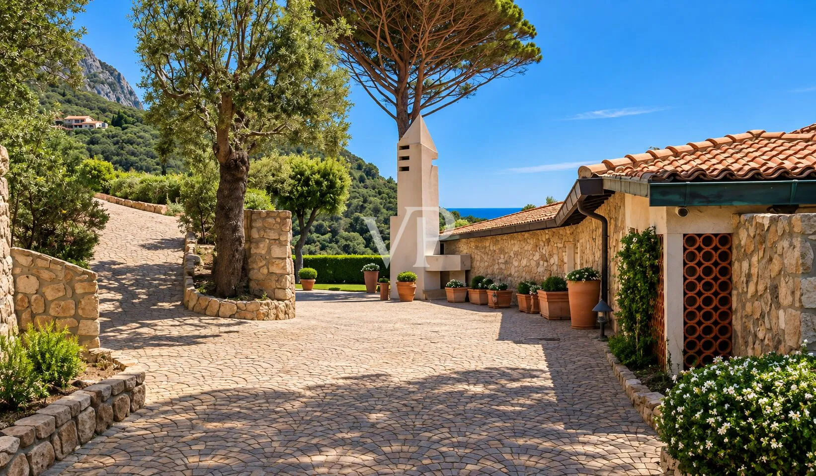 Villa mit Panoramablick auf das Meer mit direktem Zugang und Pool in Cala Piccola