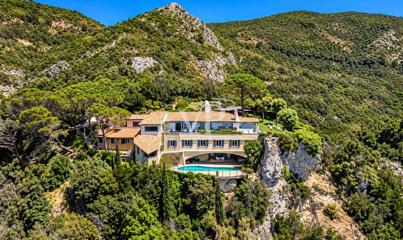 Villa mit Panoramablick auf das Meer mit direktem Zugang und Pool in Cala Piccola