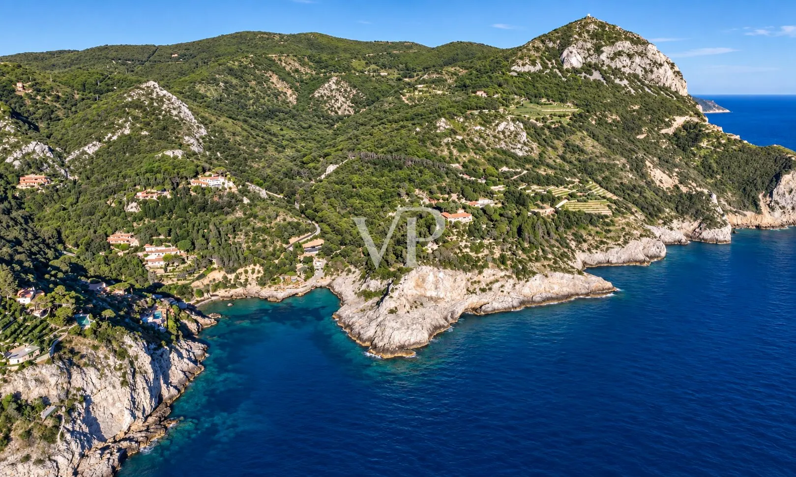 Villa mit Panoramablick auf das Meer mit direktem Zugang und Pool in Cala Piccola