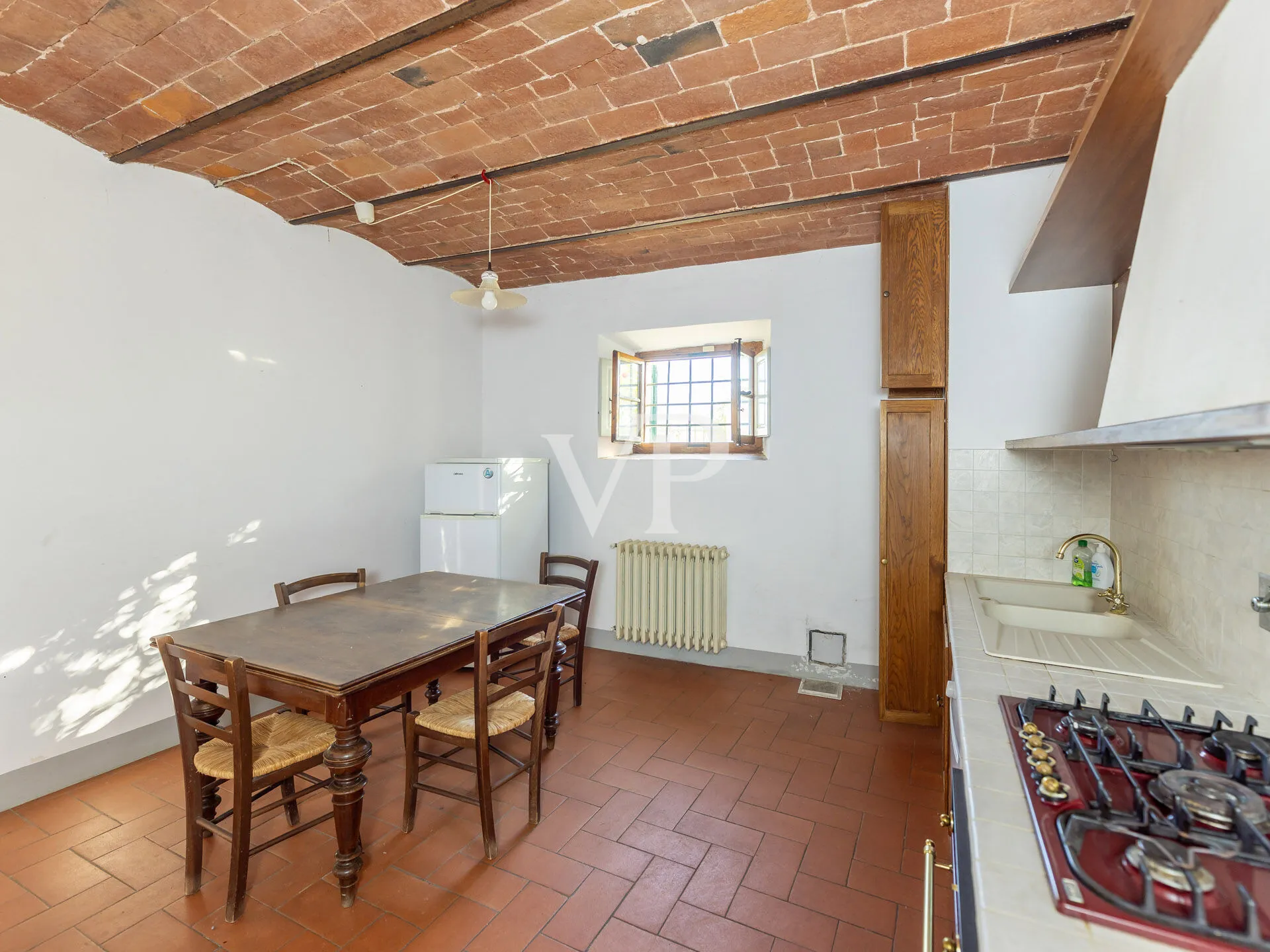 Tenuta di Prestigio con Villa, Frantoio e Piscina Panoramica alle Porte di Firenze