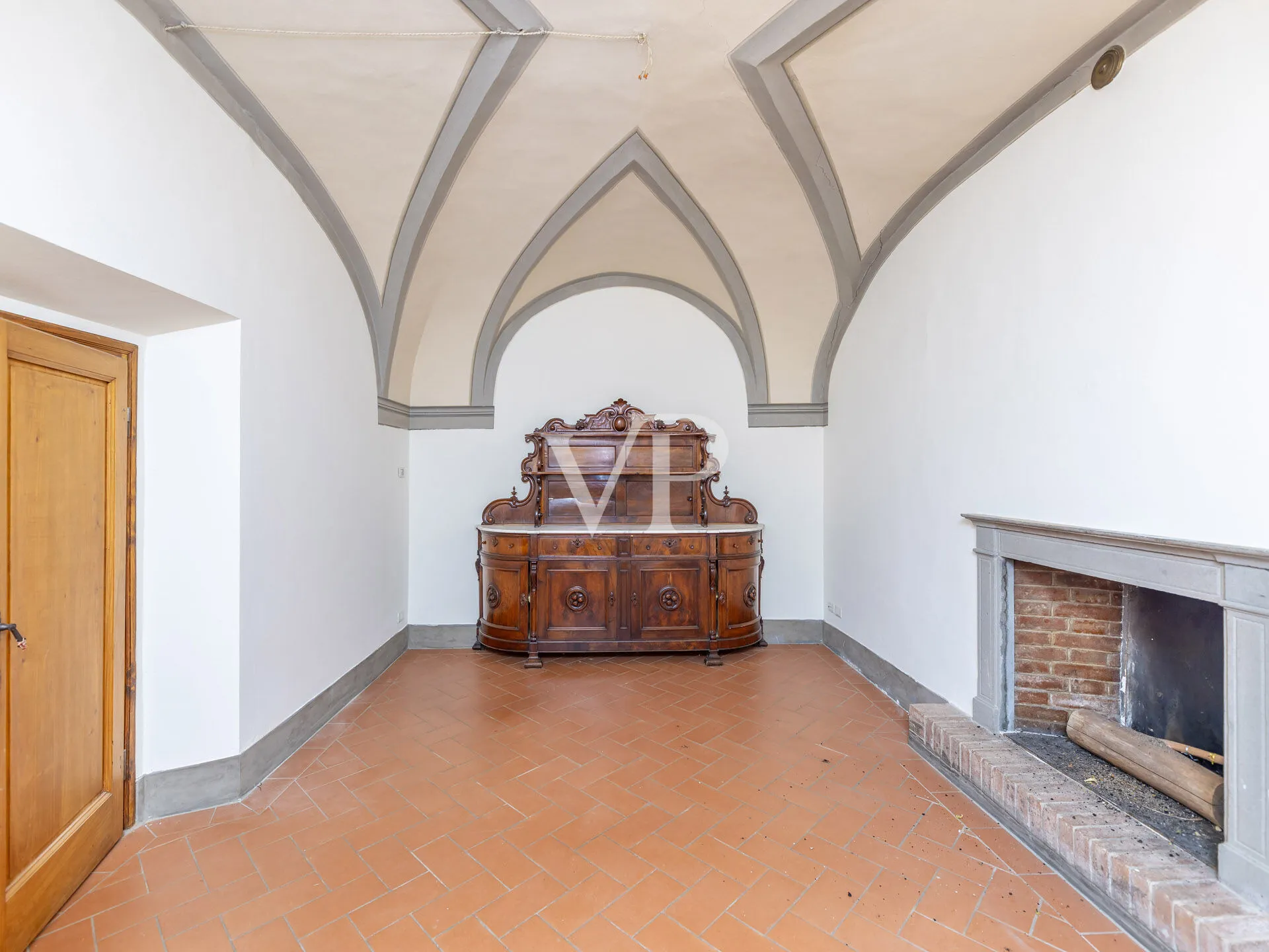 Prestigious Estate with Villa, Olive Oil Mill, and Panoramic Pool on the Outskirts of Florence