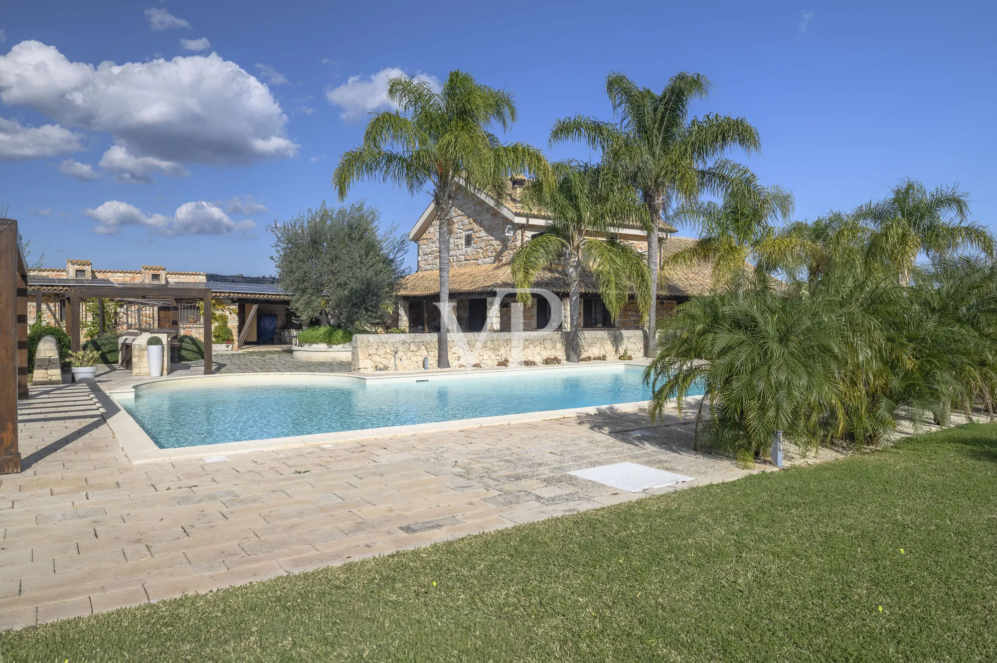 Exklusives „Country Estate“ aus dem Jahr 1895 mit Swimmingpool – Syrakus