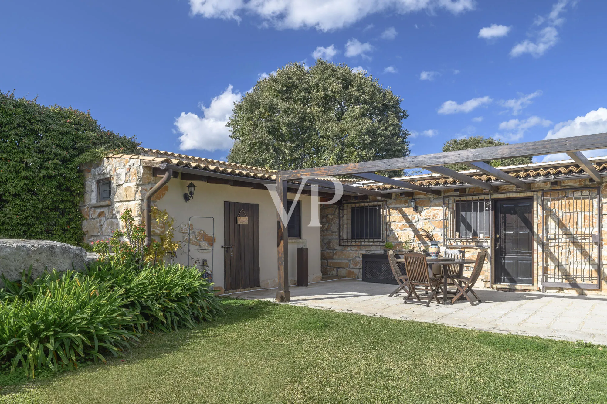 Exklusives „Country Estate“ aus dem Jahr 1895 mit Swimmingpool – Syrakus