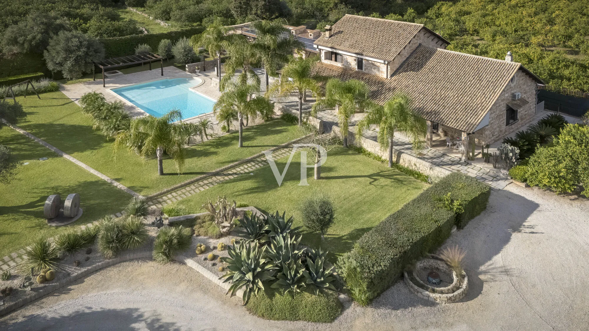 Exklusives „Country Estate“ aus dem Jahr 1895 mit Swimmingpool – Syrakus