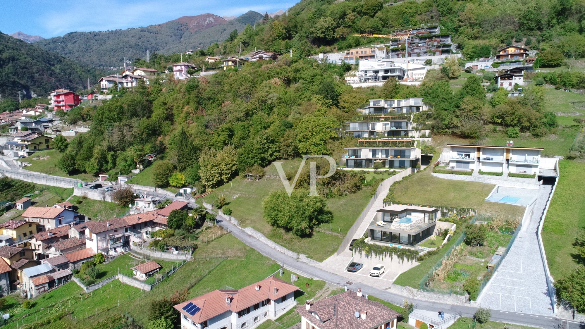 Prestigeträchtiges Wohnprojekt mit 12 Wohnungen und Villa in Vercana mit spektakulärem Blick auf den Comer See