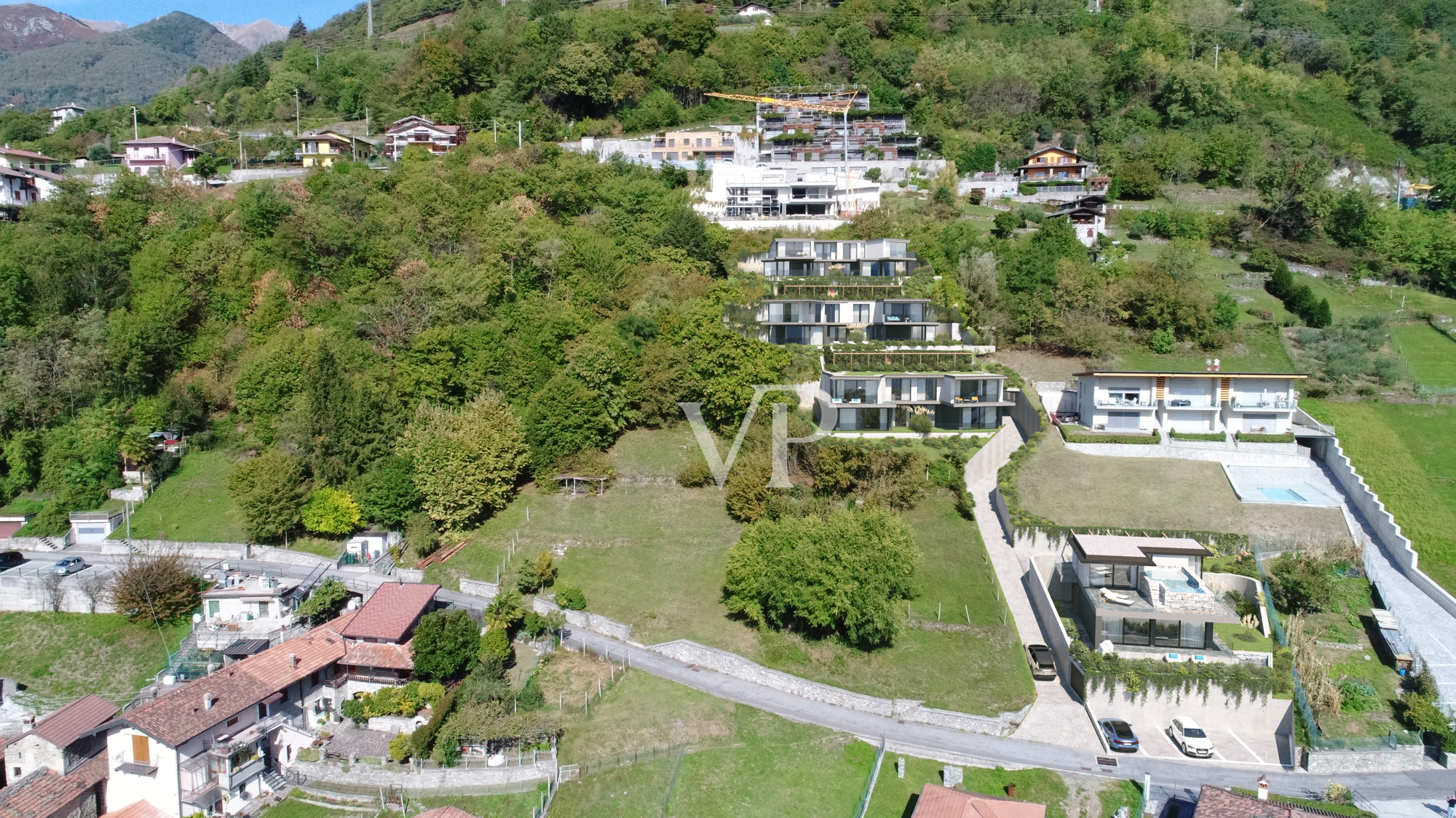 Prestigeträchtiges Wohnprojekt mit 12 Wohnungen und Villa in Vercana mit spektakulärem Blick auf den Comer See