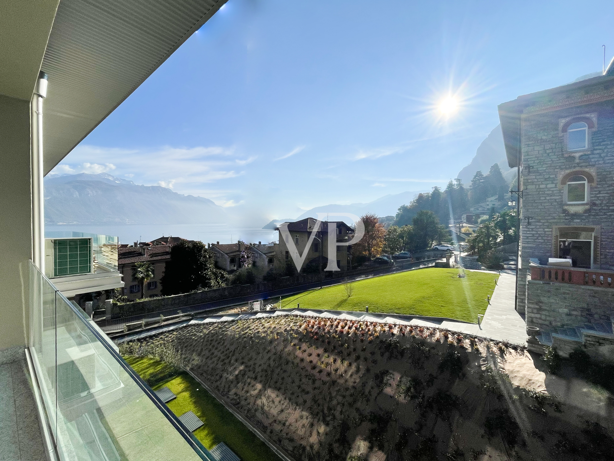 Neu gebaute Wohnungen mit Blick auf den Comer See