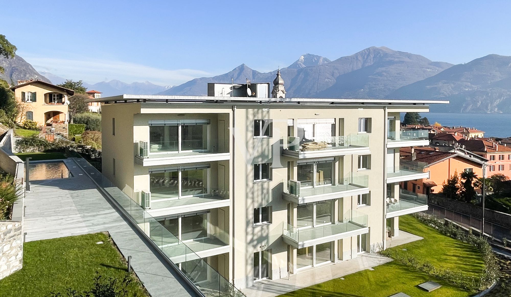 Neu gebaute Wohnungen mit Blick auf den Comer See