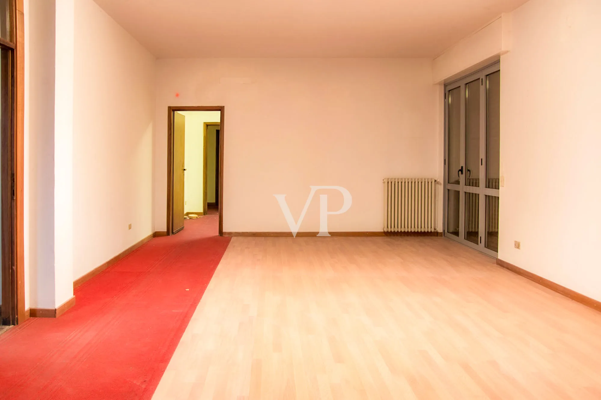 For sale: industrial complex with office building/showroom opposite MI/TO highway