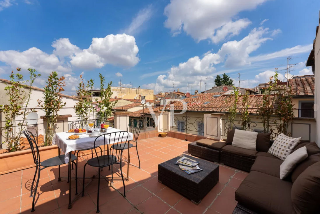 Florenz, Historisches Zentrum: Penthouse mit großer Terrasse