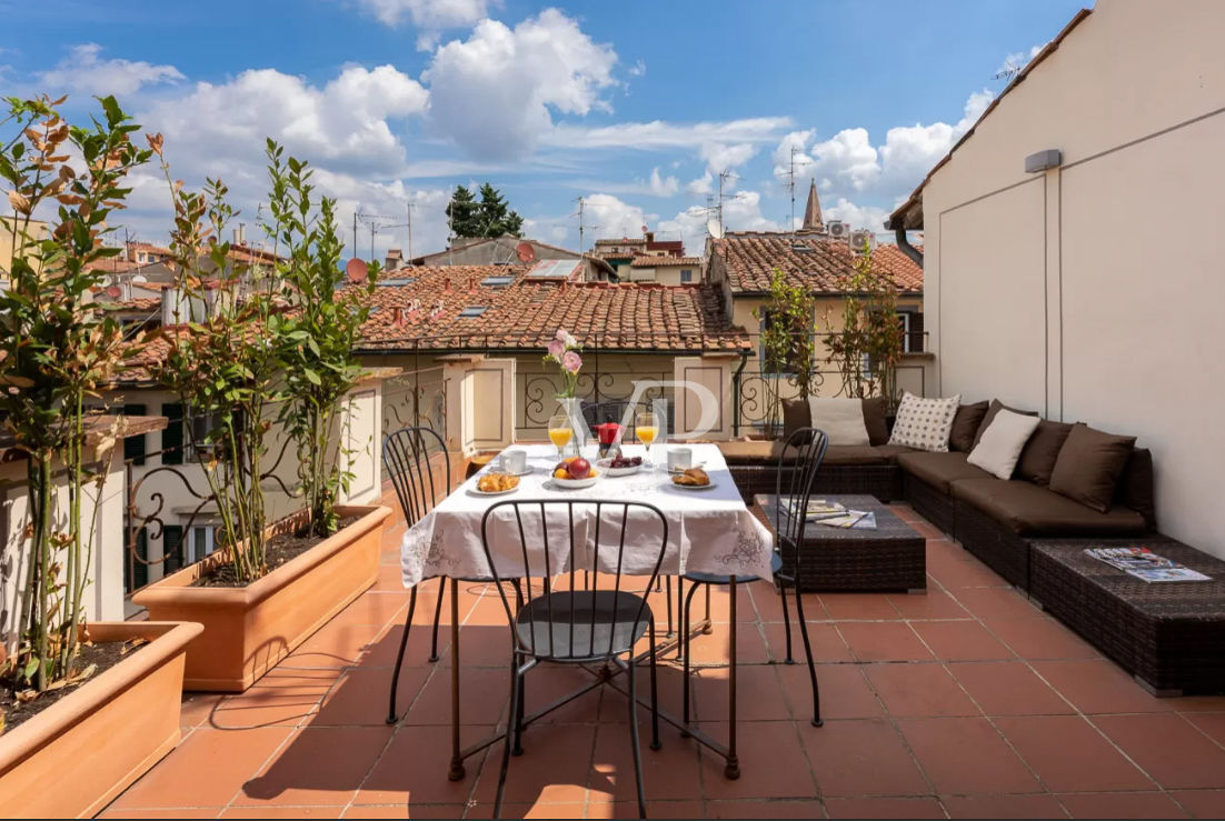 Florence, Centre historique : Penthouse avec grande terrasse