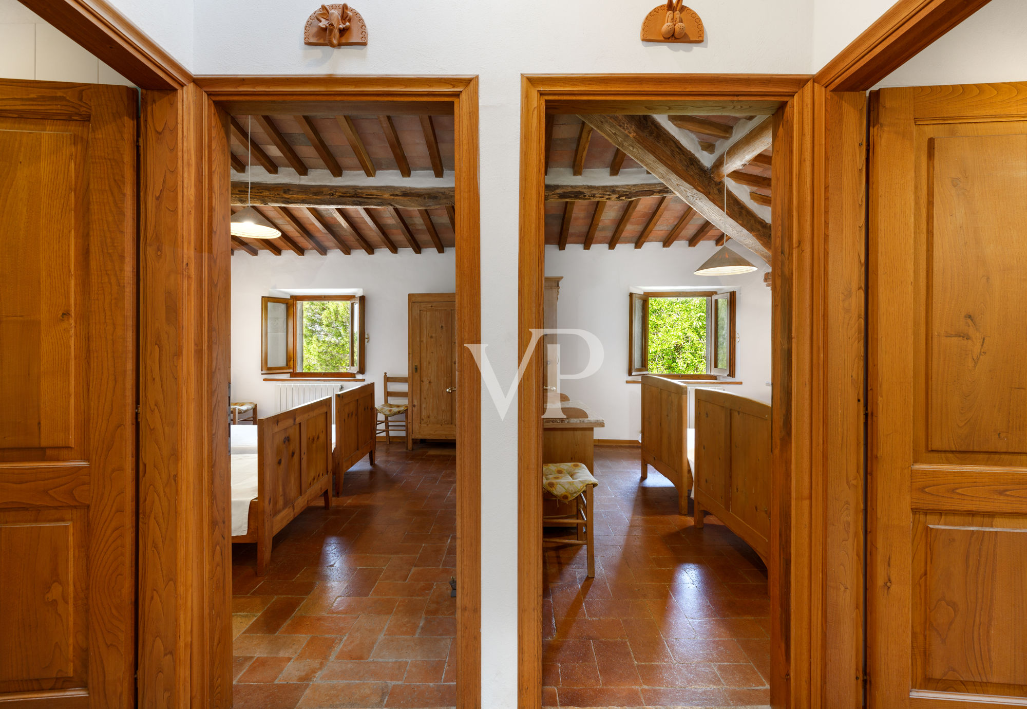 Chianti, Tuscany: magnificent historic estate with independent villa and two outbuildings surrounded by greenery