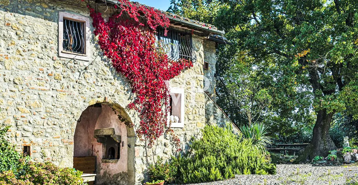 Toscana: Affascinante casale storico di epoca leopoldina interamente ristrutturato a nuovo
