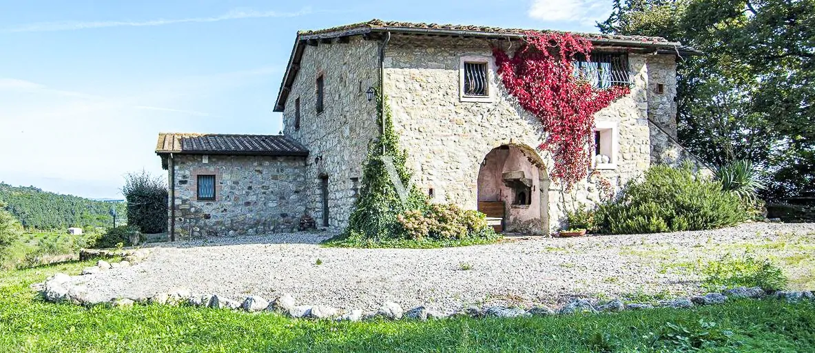 Toscana: Affascinante casale storico di epoca leopoldina interamente ristrutturato a nuovo