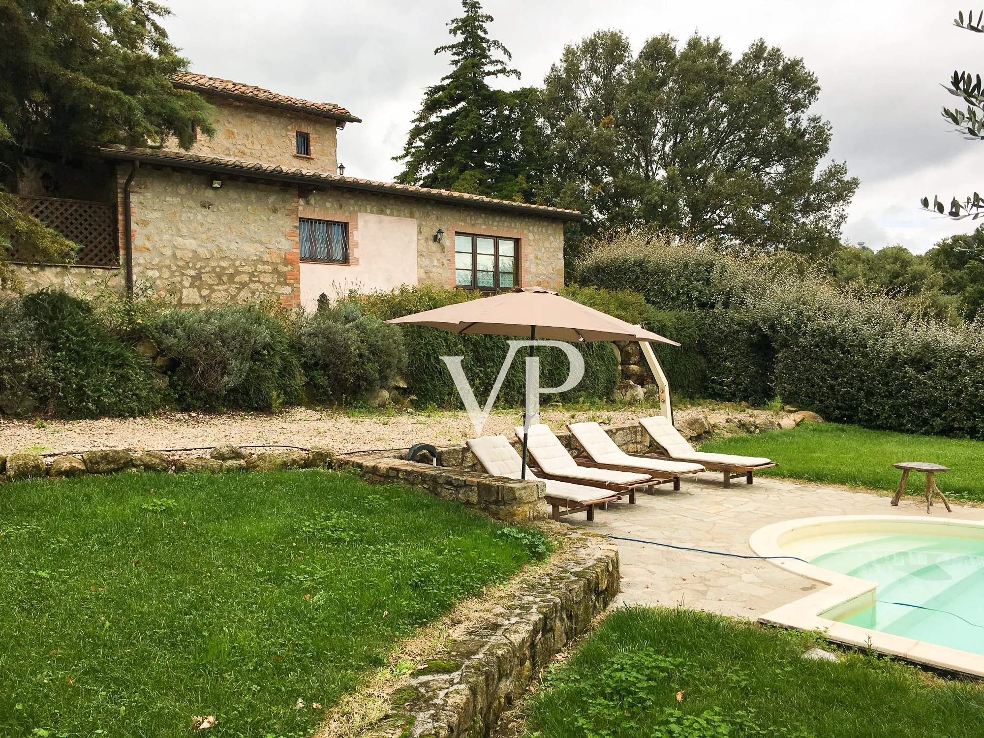 Tuscany: Charming historic farmhouse from the Leopold era entirely renovated to new