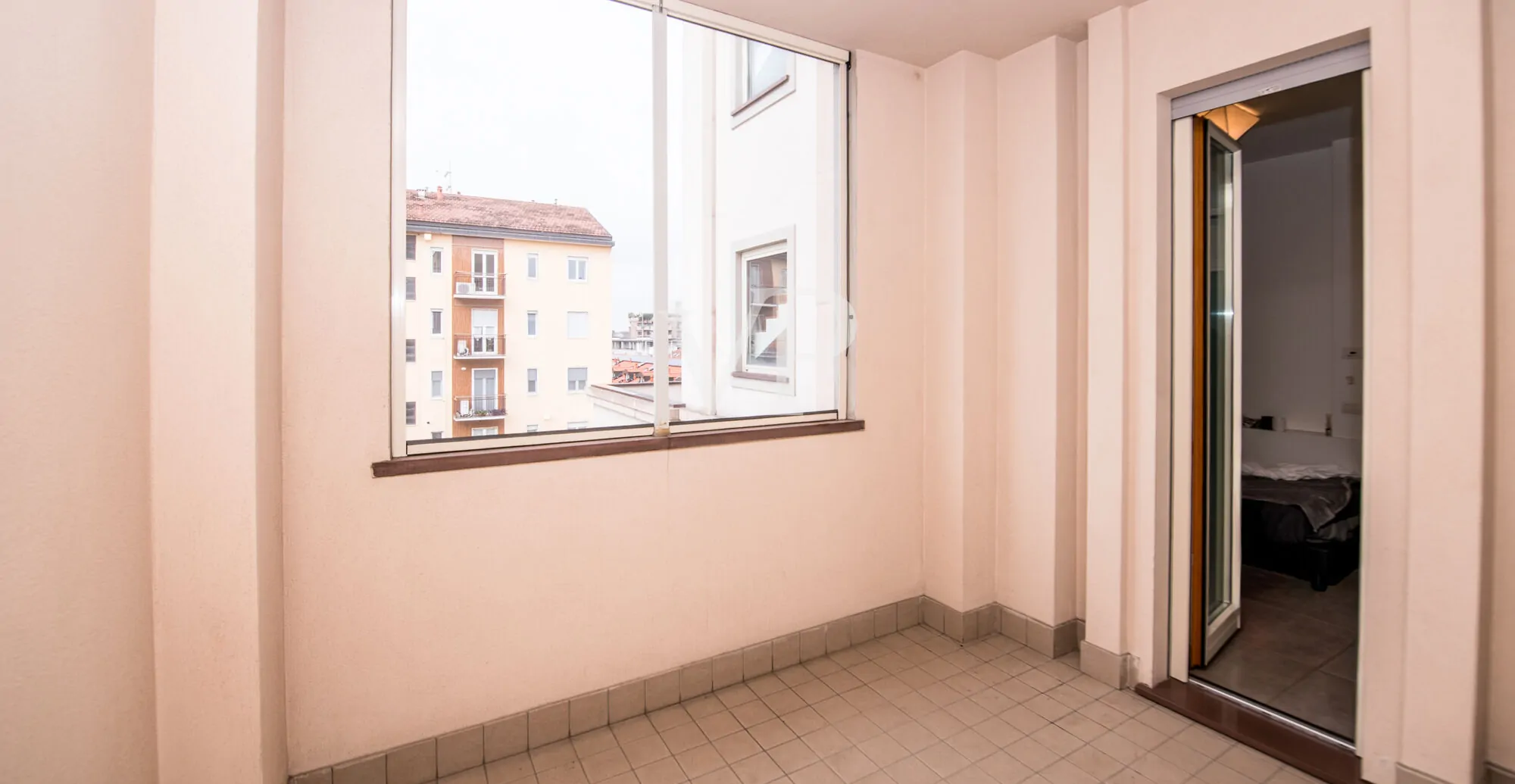 Geräumige Ein-Zimmer-Wohnung im Obergeschoss mit Balkon, Loggia und Garage