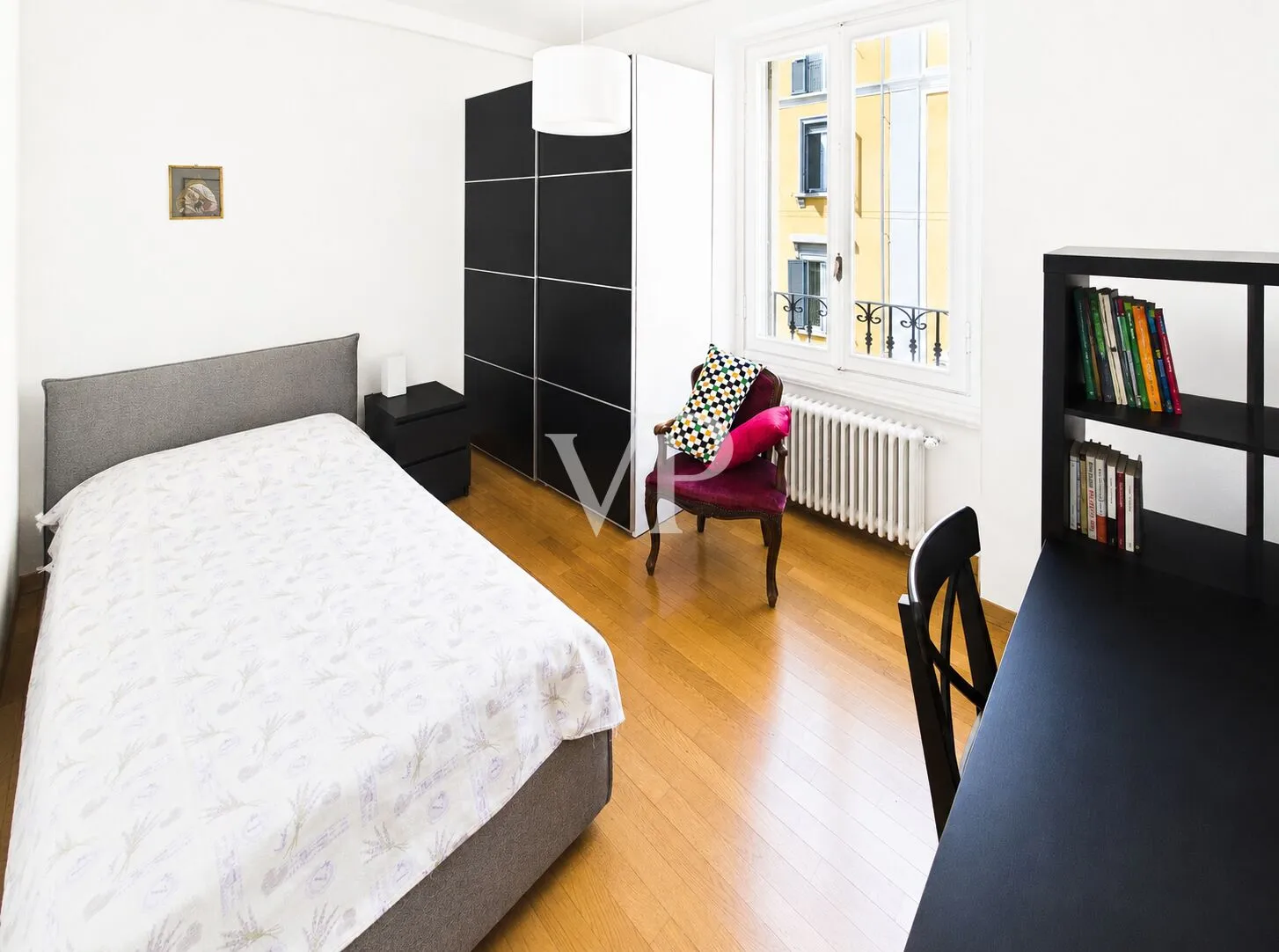 Apartamento de tres habitaciones 2 º piso en excelentes condiciones - Bocconi