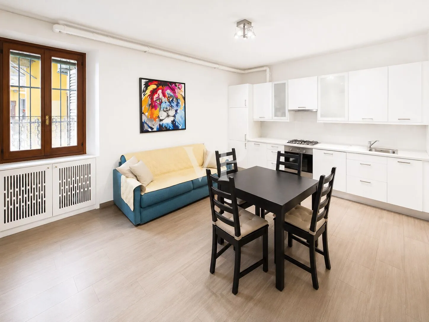 Apartamento de tres habitaciones 2 º piso en excelentes condiciones - Bocconi