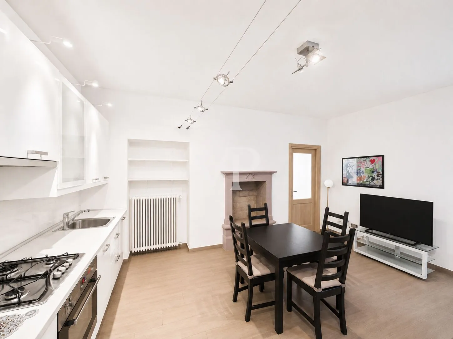 Apartamento de tres habitaciones 2 º piso en excelentes condiciones - Bocconi