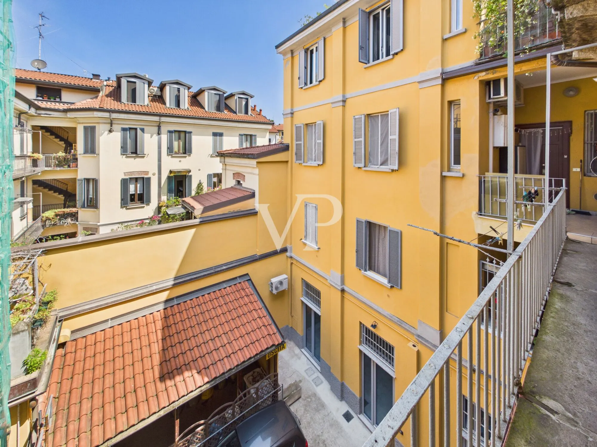 Drei-Zimmer-Wohnung im 2. Stock in ausgezeichnetem Zustand - Bocconi