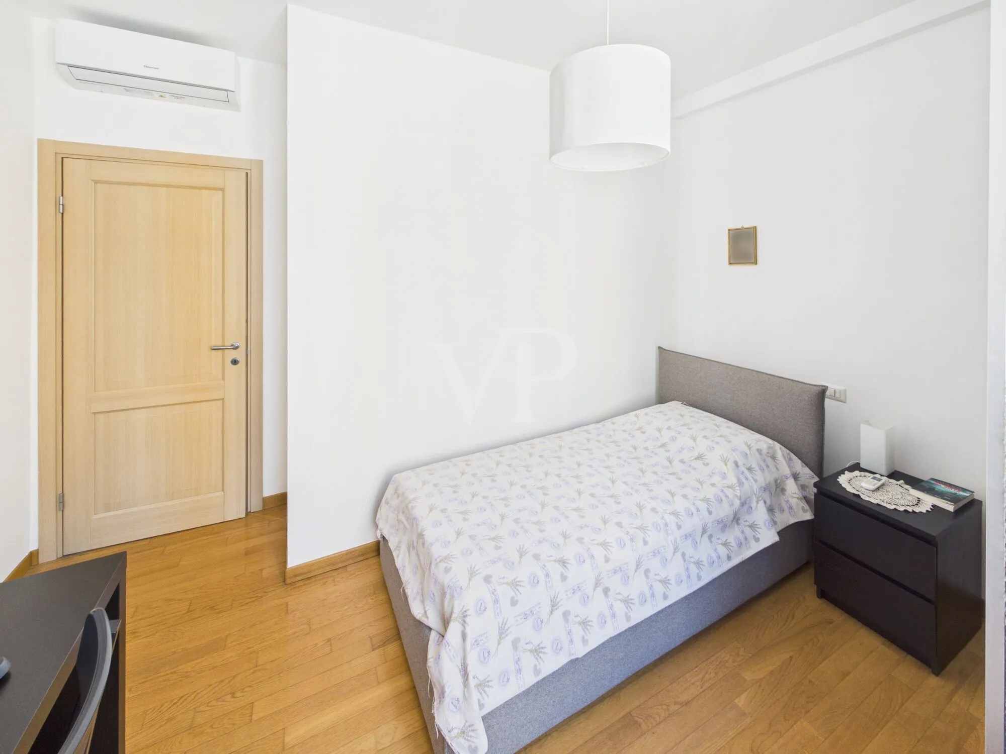 Drei-Zimmer-Wohnung im 2. Stock in ausgezeichnetem Zustand - Bocconi