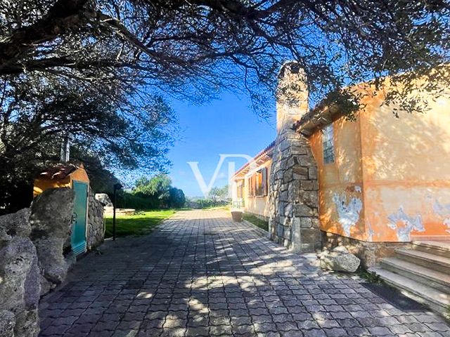 Maison de campagne avec grotte et étang entre Palau et Tempio