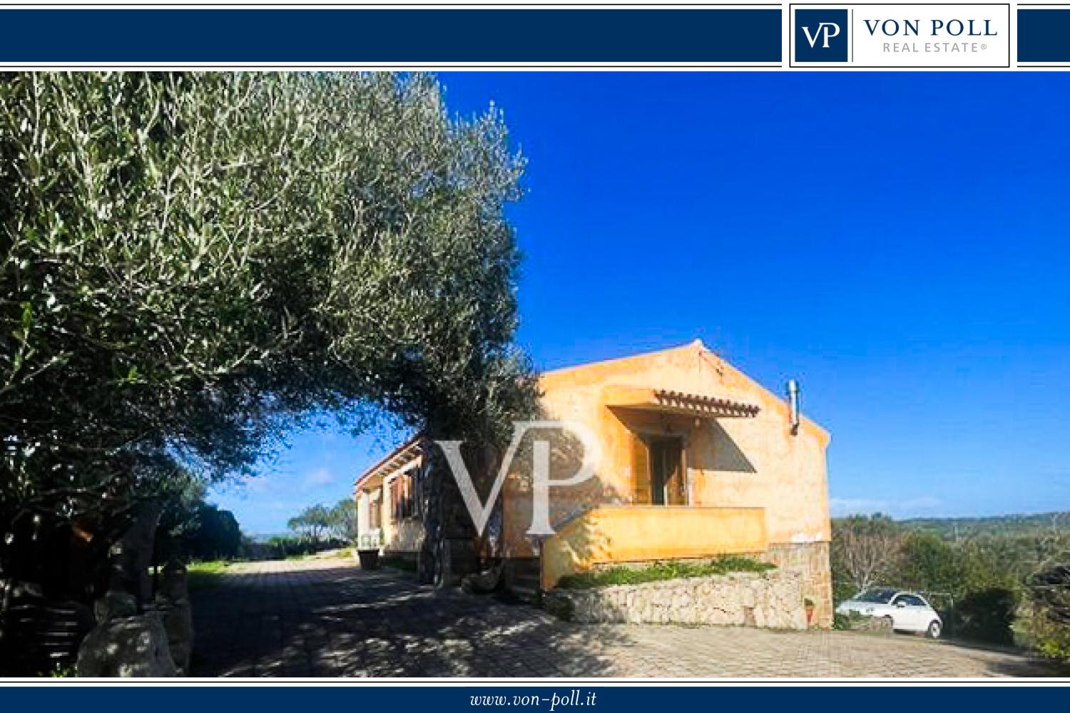 Maison de campagne avec grotte et étang entre Palau et Tempio