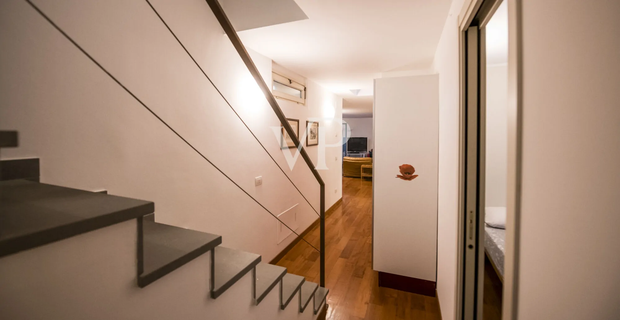 Prestigieux appartement de trois pièces sur deux niveaux avec grande terrasse