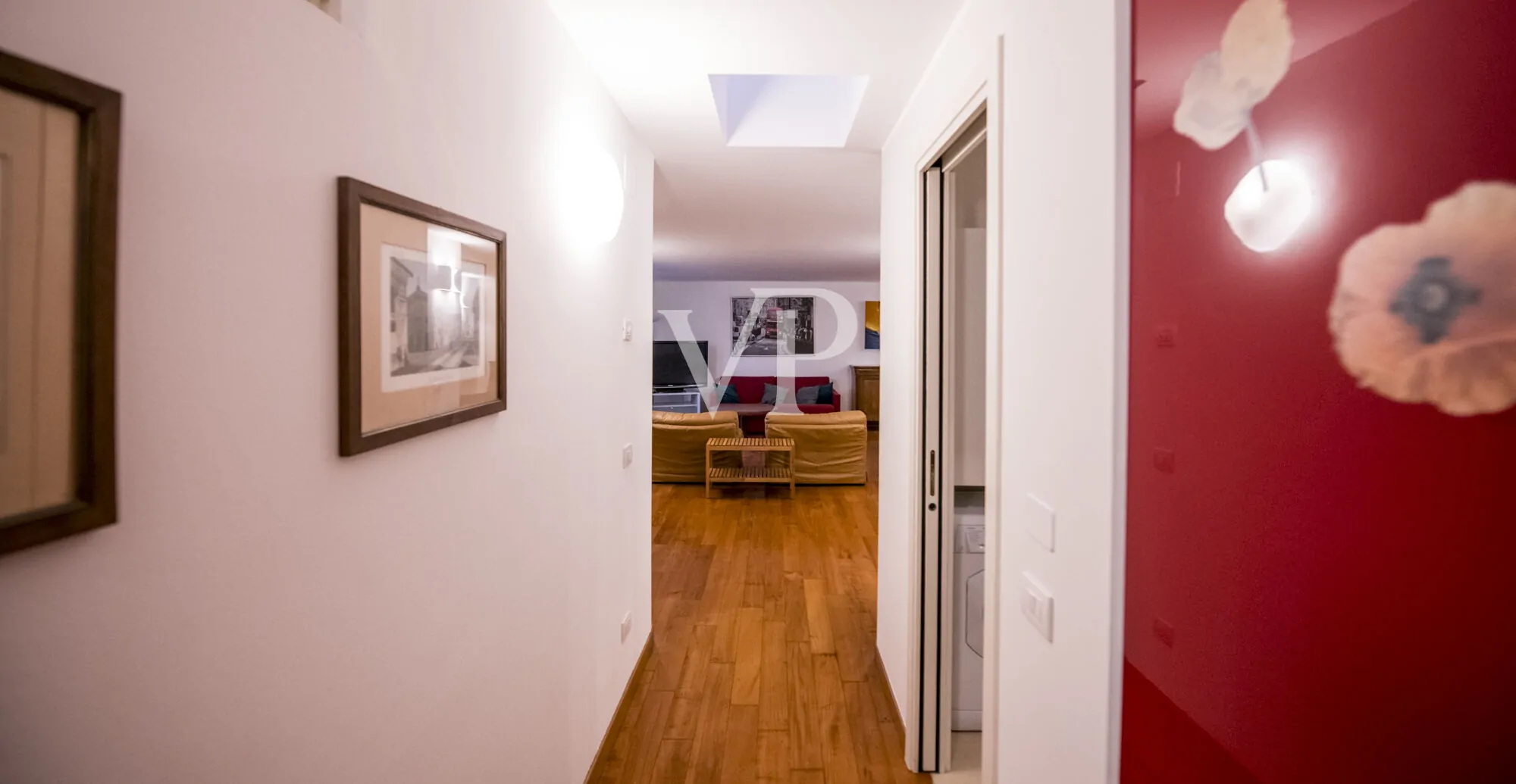 Prestigieux appartement de trois pièces sur deux niveaux avec grande terrasse