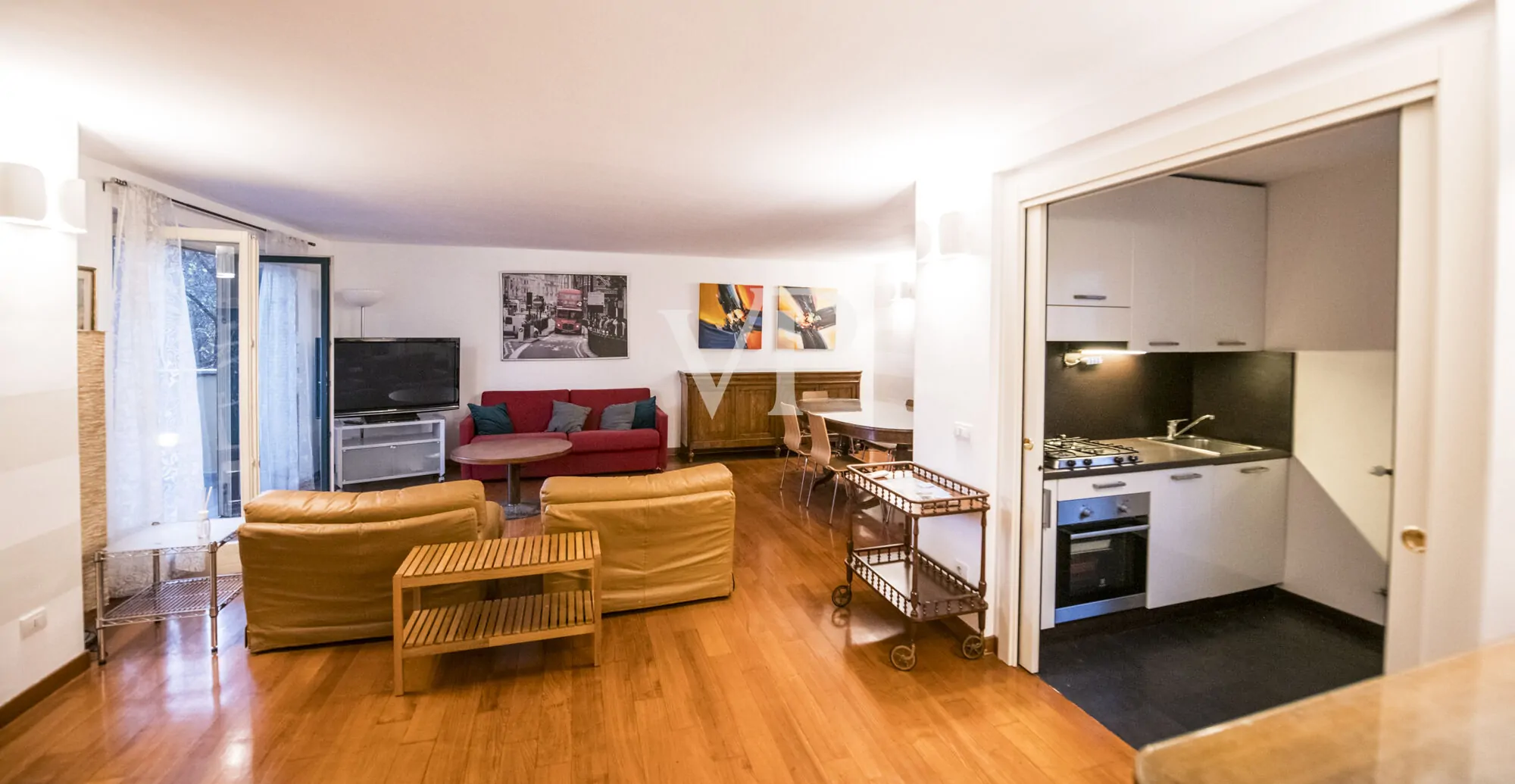 Prestigieux appartement de trois pièces sur deux niveaux avec grande terrasse